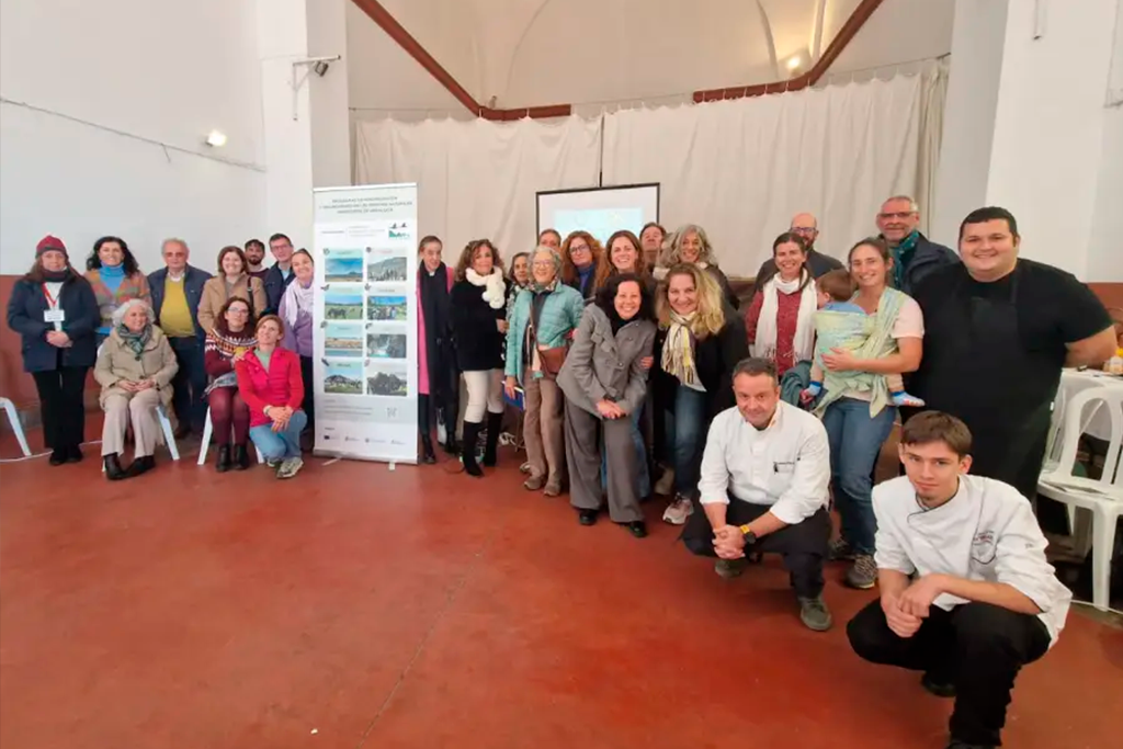 SierraAlimenta Huelva se presenta en la jornada sobre comercio local de Constantina