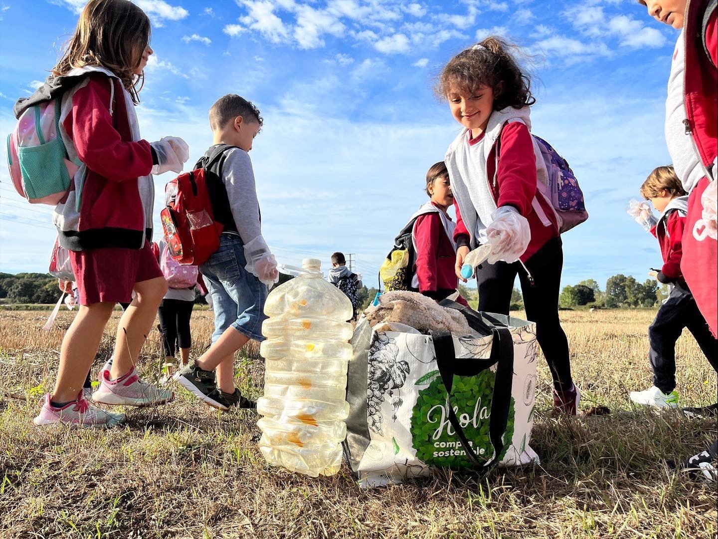 Les escoles Vedruna s'han sumat dia mundial de plogging.