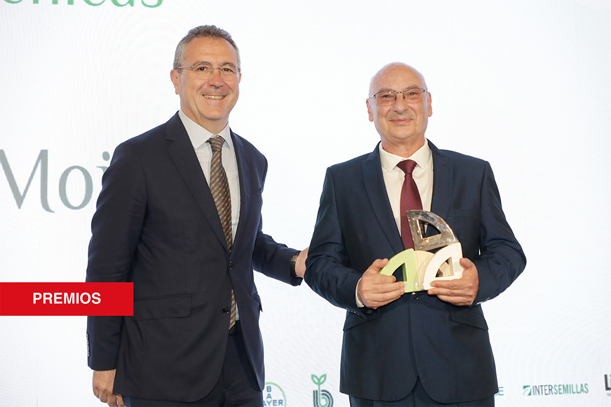 El microbiólogo Francis Mojica recoge el Premio Anove en la categoría de «Nuevas Técnicas»