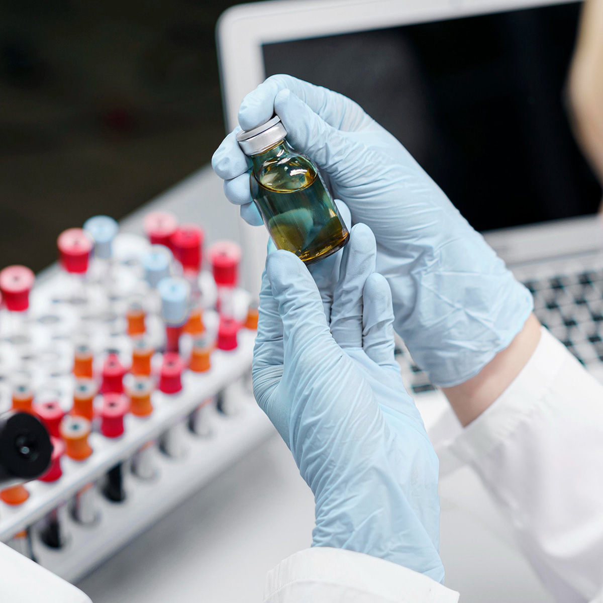 Un nuevo catalizador permite obtener de forma sostenible compuestos clave para la industria farmacéutica