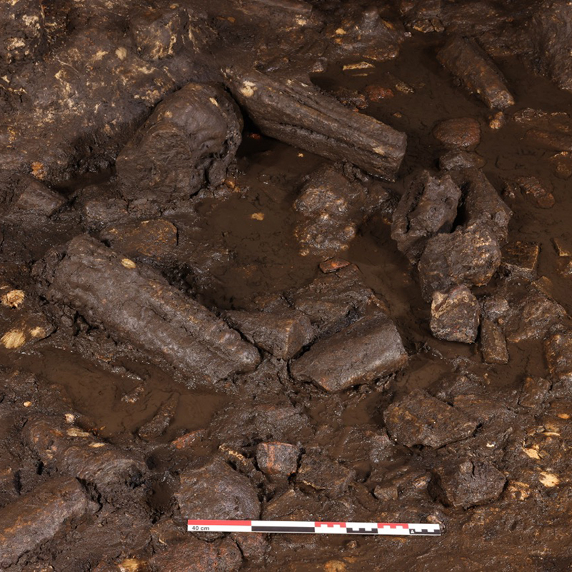 Identifican más de un centenar de estructuras prehistóricas y modificaciones del karst en la Cova Dones de Valencia