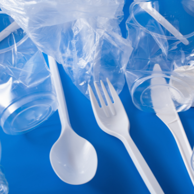 Un estudio revela la presencia de contaminantes en algunos plásticos reciclados