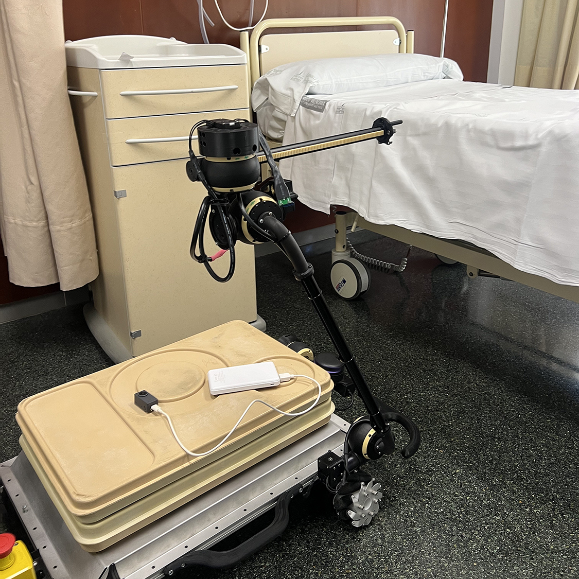 Testan un robot para situaciones de aislamiento por riesgos infecciosos o radiológicos