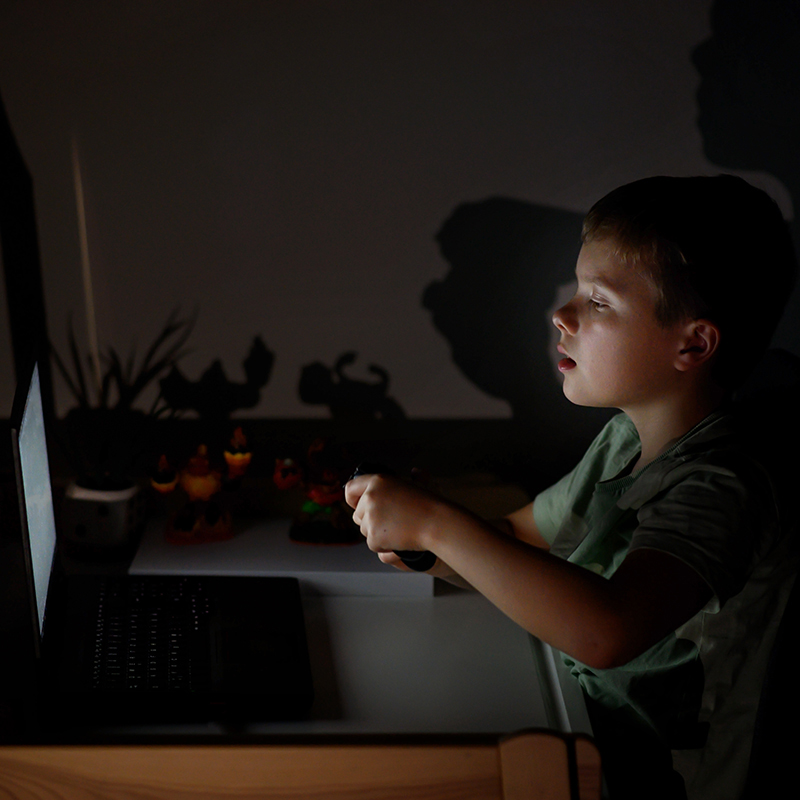 En cualquier momento, 750.000 adultos buscan contactar con menores en Internet para abuso o explotación sexual