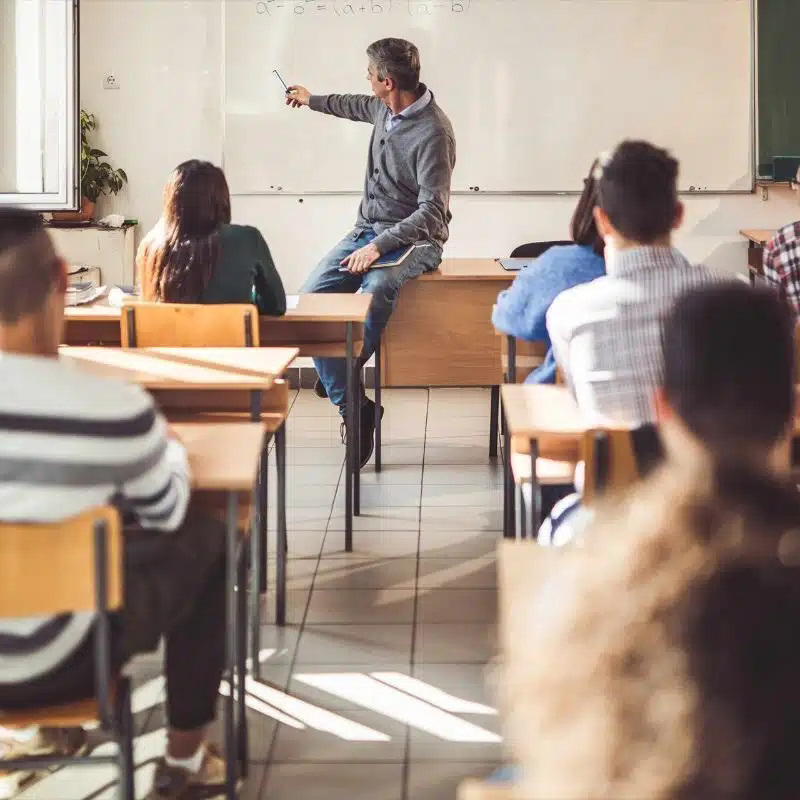 El acoso psicológico en el trabajo a docentes aumenta su consumo de alcohol, tabaco y medicamentos
