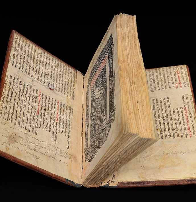 La Biblioteca Històrica de la UV expone un manuscrito del siglo XI descubierto en una encuadernación