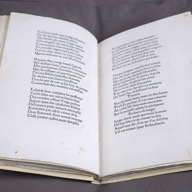 La Biblioteca Històrica de la UV expone el primer libro impreso en València hace ahora 550 años